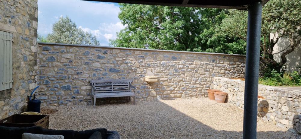 mur en pierres